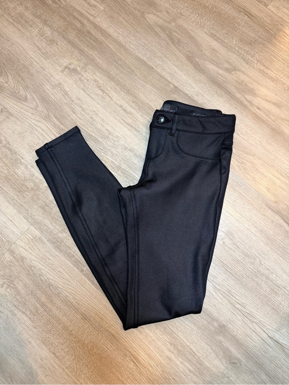 GUESS Jet Black Low-Rise Coated Skinny Jeans Size 25 NWT